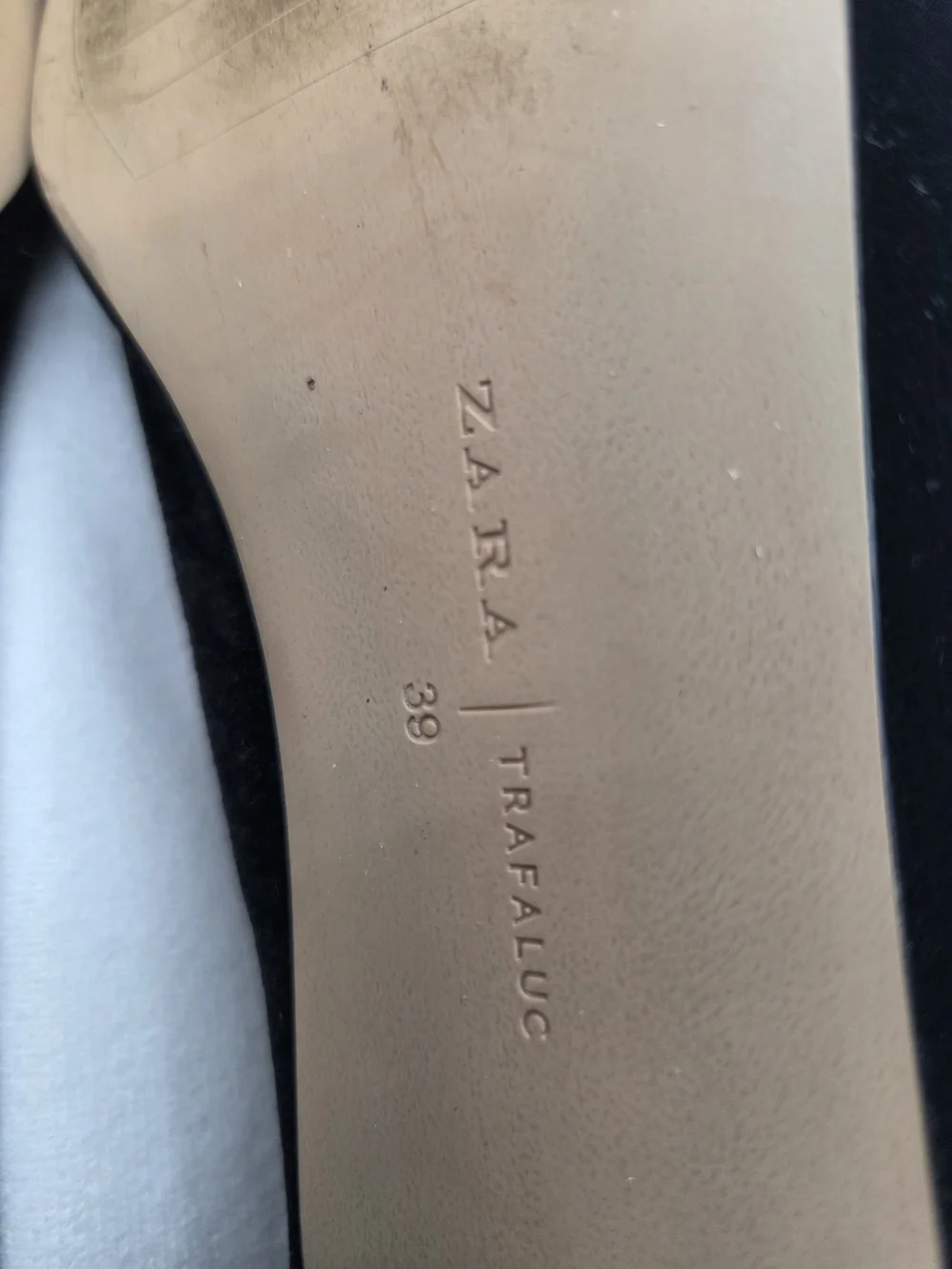 Zara Trafaluc Black Velvet Pearl Bee Embellished Ballet Flats EU 39